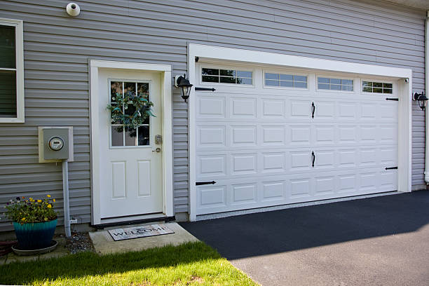 24/7 Emergency Garage Door Panel Replacement experts in Benton, KY